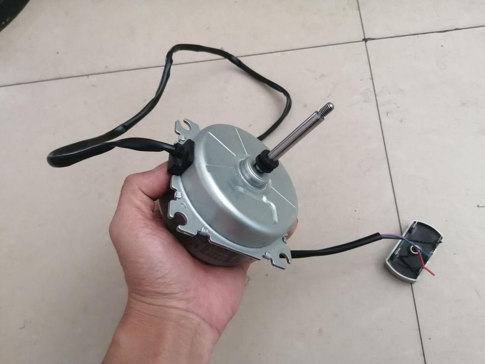 Low-speed Three-phase Permanent Magnet AC Brushless Wind Turbine Ballast 200W
