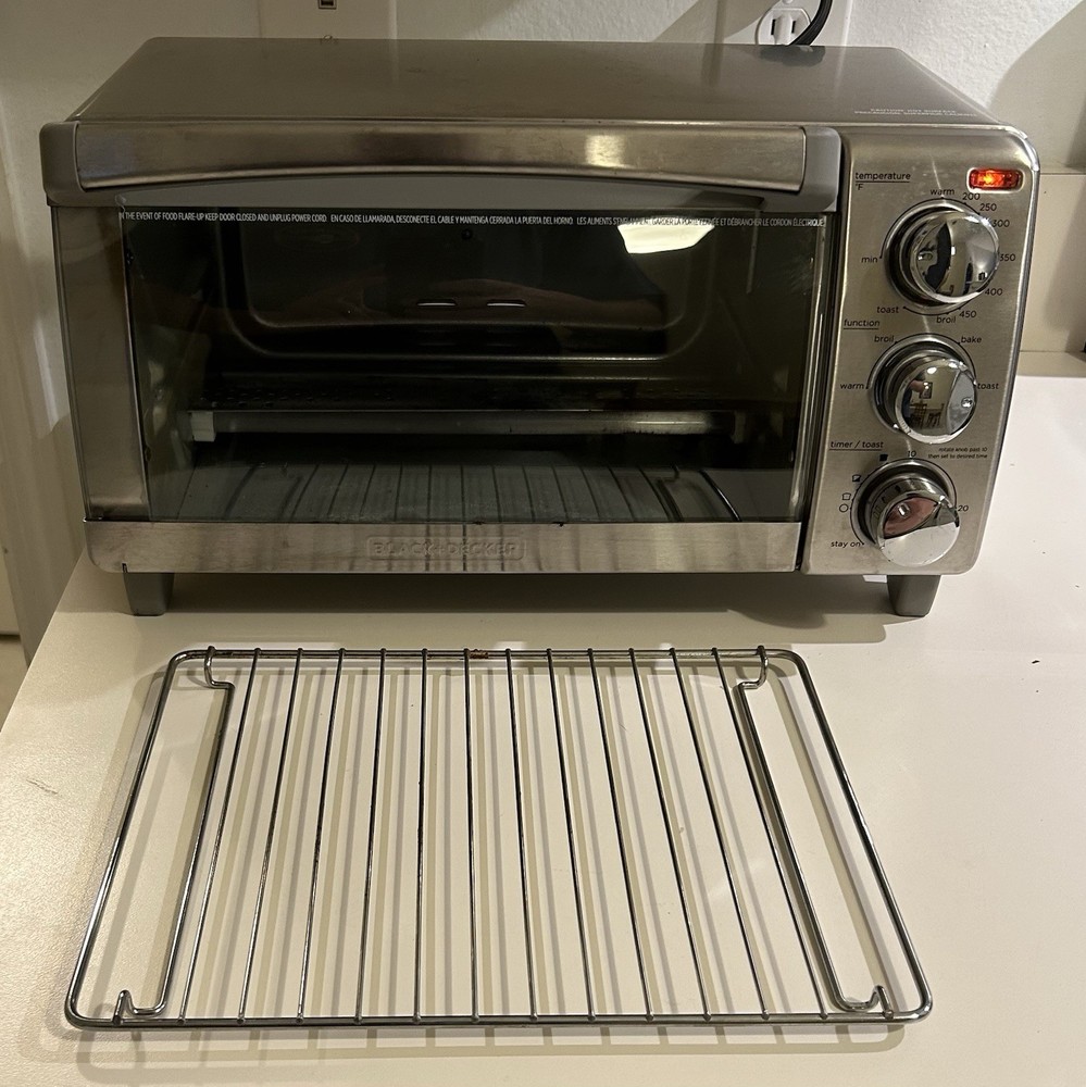 BLACK+DECKER TO1760SS 4 Slice Stainless Steel Toaster Oven
