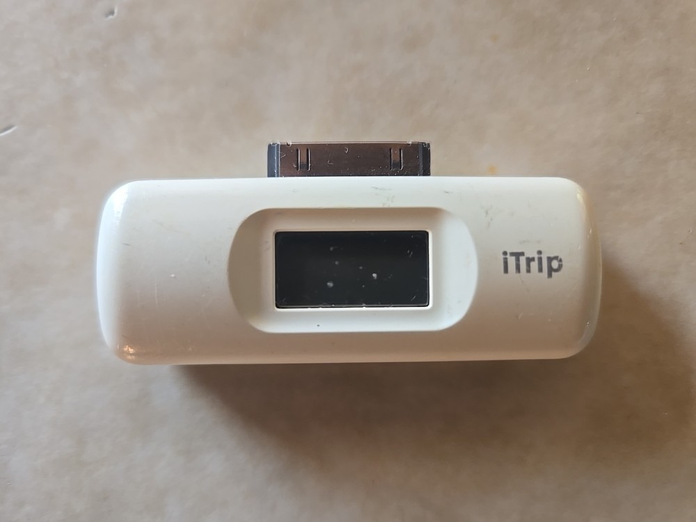 Vintage Griffin iTrip FM Transmitter for Apple iPod Classic 30-Pin Dock White...