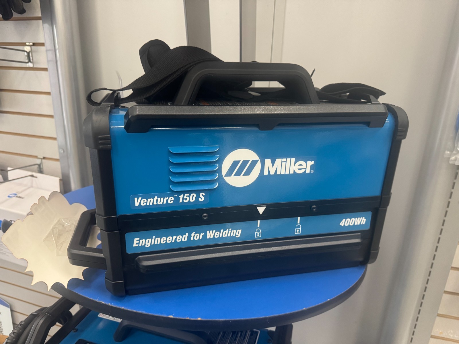 Miller Venture™150 S with 400Wh Battery and Charger 951000202