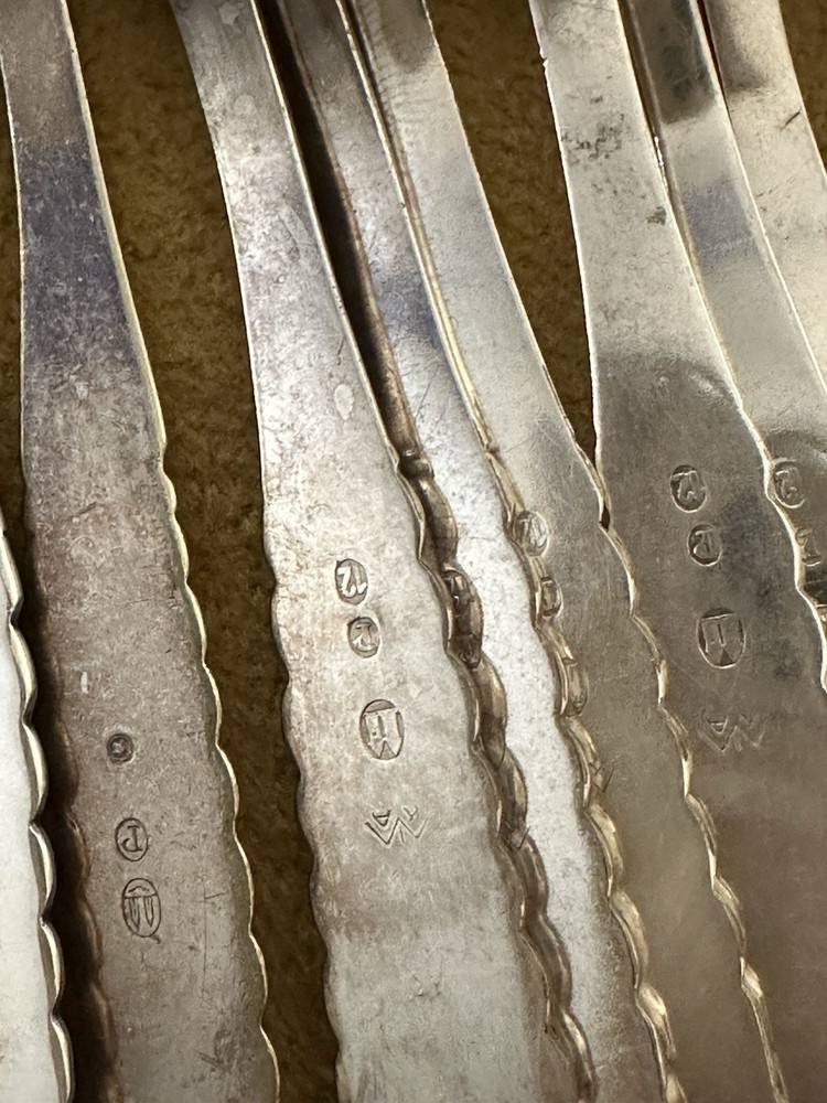 (60) Pieces DFA1 (SILVERPLATE)by D. F. A. Hammered, Dots