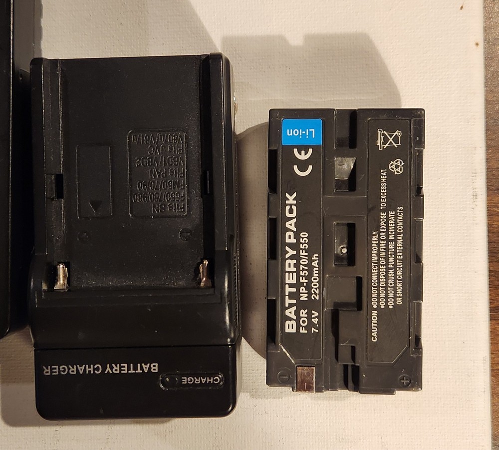 [Pro]Master Vari-Temp LED Light Panel for Camera / Camcorder model 2437