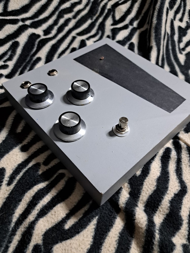 Ring Mod fuzz Guitar Pedal