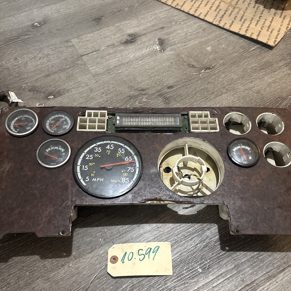 FREIGHTLINER CENTURY CLASS INSTRUMENT CLUSTER P/N: A22-48313-002