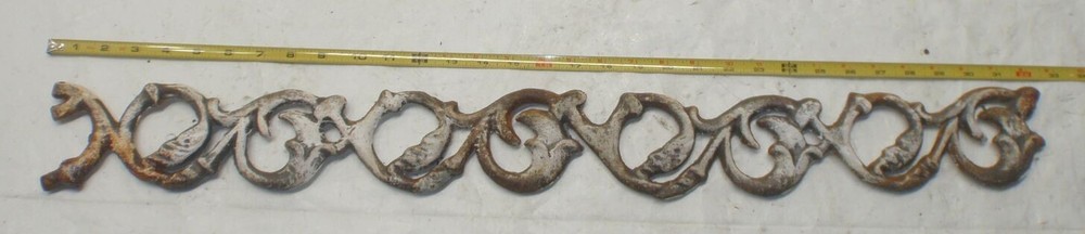 Cast Iron Swirl Decoration