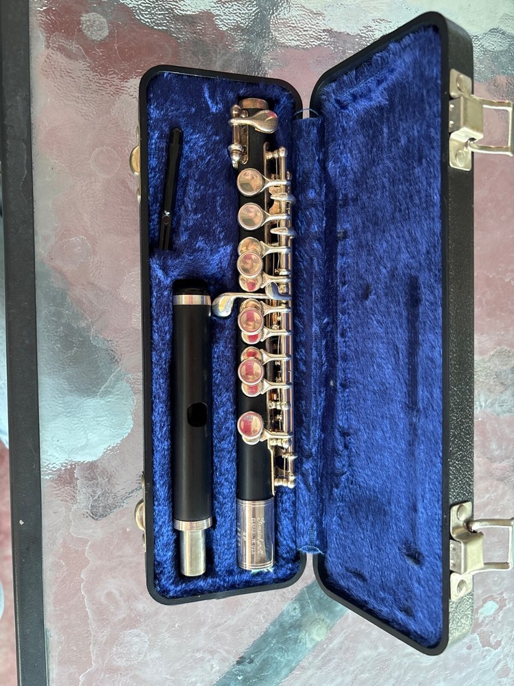 Gemeinhardt Silver Plated Elkhart 2SP C Flute Serial E12994 With Hard Case