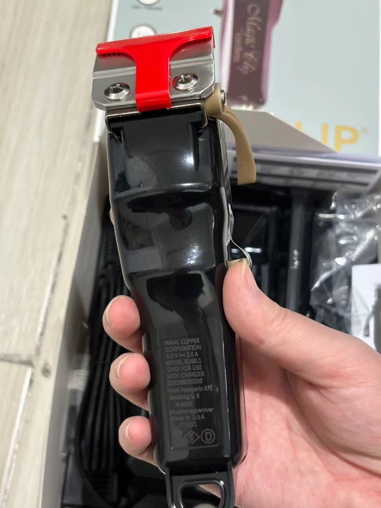 New 8148 Professional 5-Star Series Cordless Magic Clip Cord / Cordless Clipper