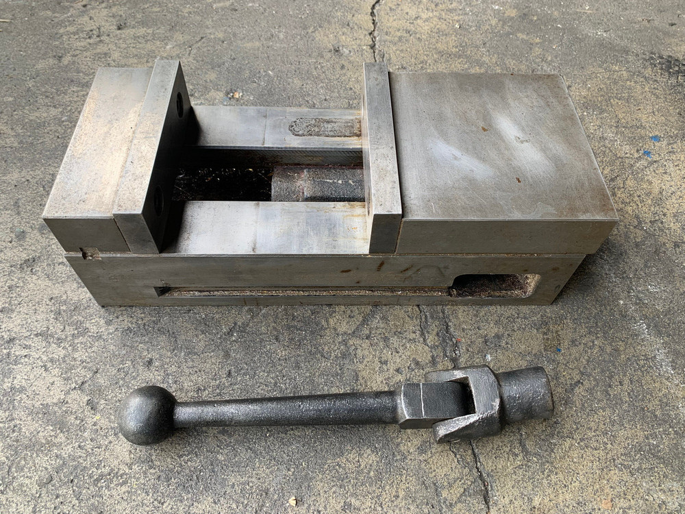 Liang Ji 6" Vise with Handle