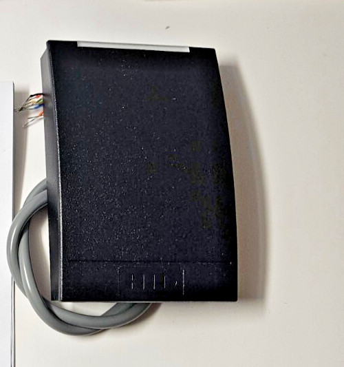 HID 6120CKN0000 R40 Wall Switch Reader NEW