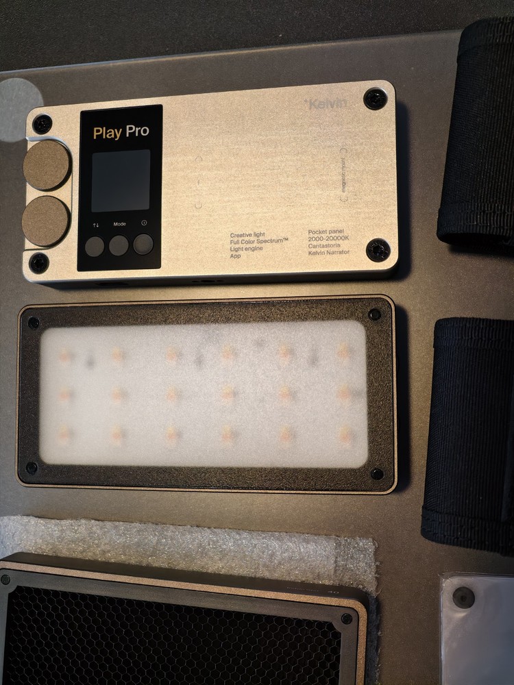 Kelvin Play pro Portable Light Panel x2