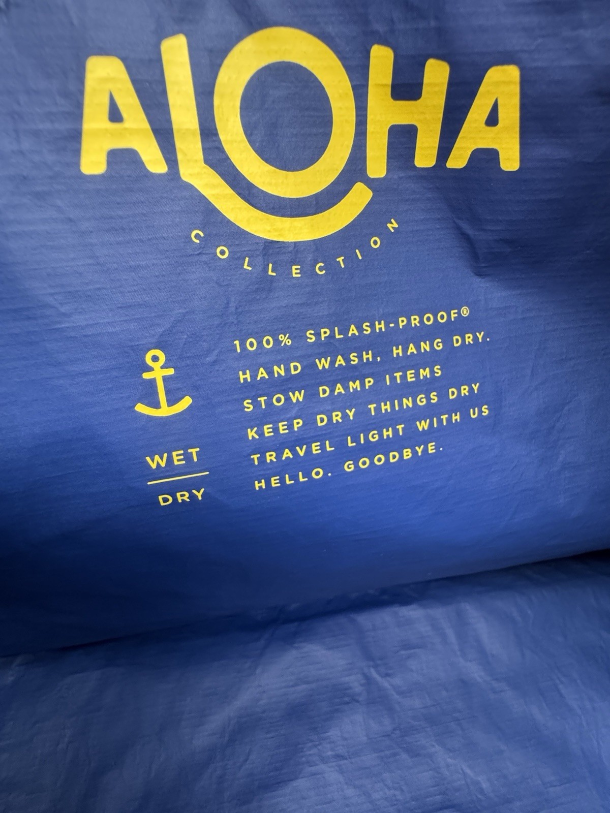 *New Disney Aulani Aloha Collection X Splash Proof Zipper Tote Mickey Bag