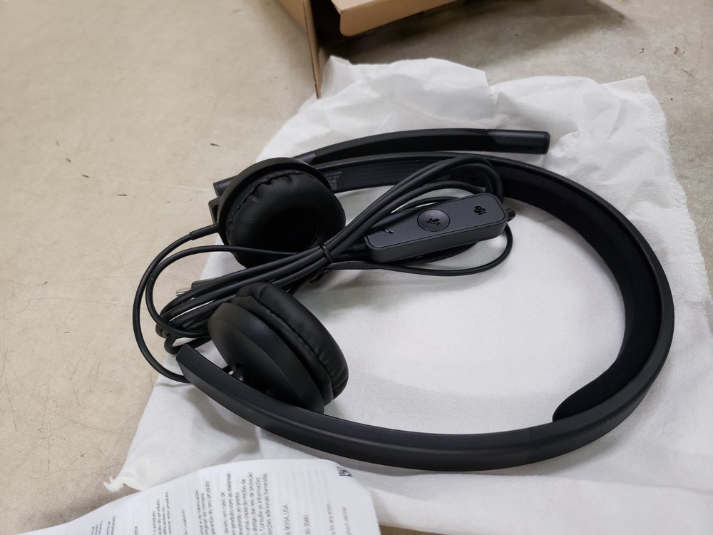 Logitech Headset H570e with Microphone