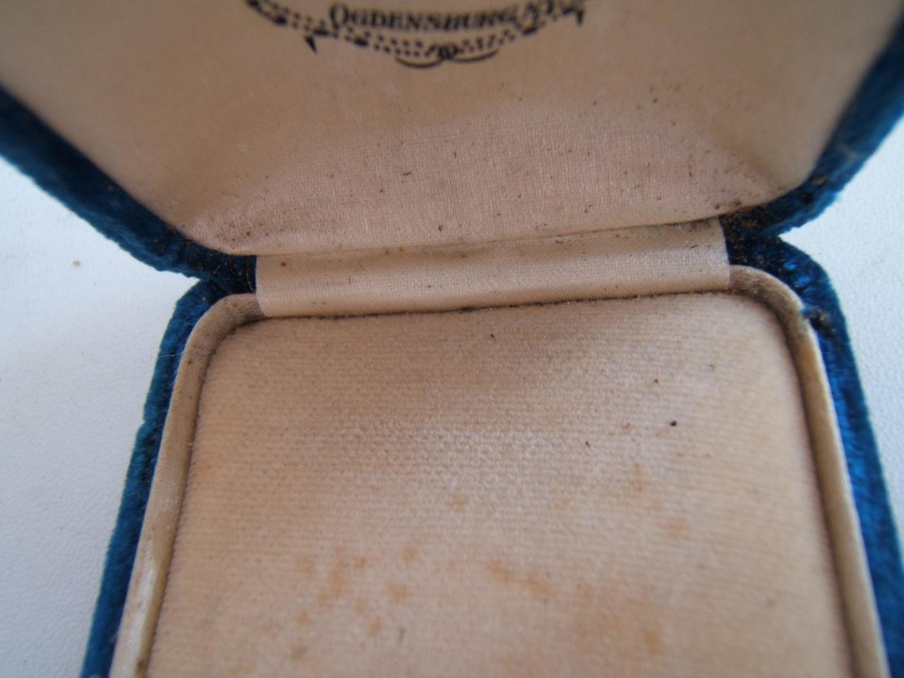 VINTAGE BLUE VELVET MOP JEWELRY PRESENTATION CASE OGDENSBURG, NY