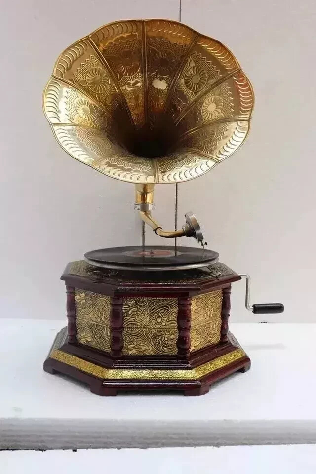 Antique HMV Gramophone Fully Functional Working Phonograph, win-up record player