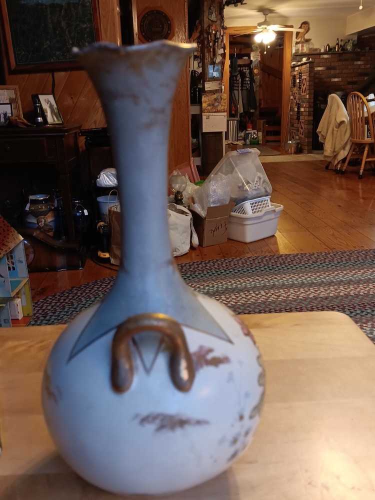 CERAMIC EWER VASE WITH HANDLES. 929