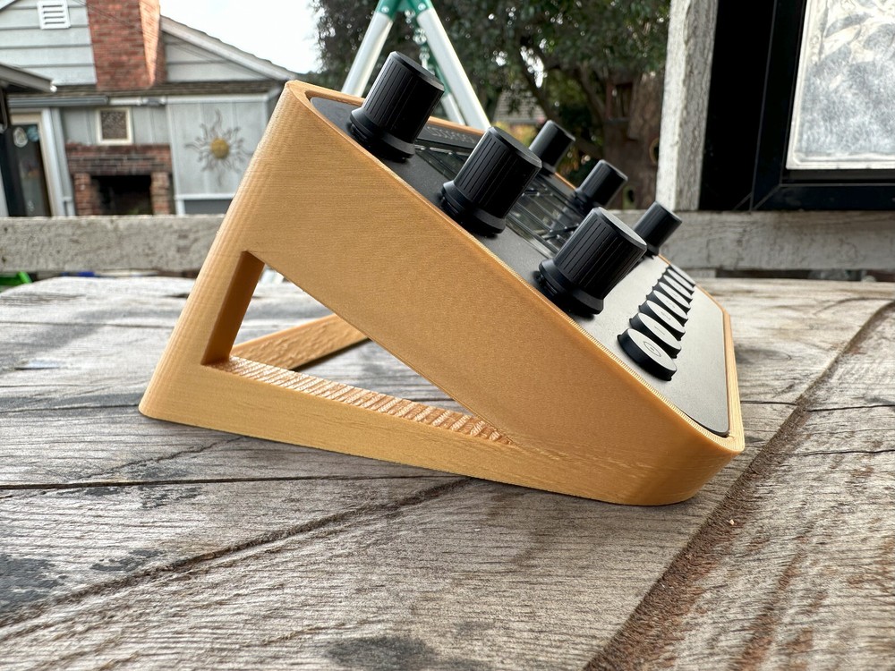 loupedeck live streaming gaming interface 35 degree stand - 3D Printed