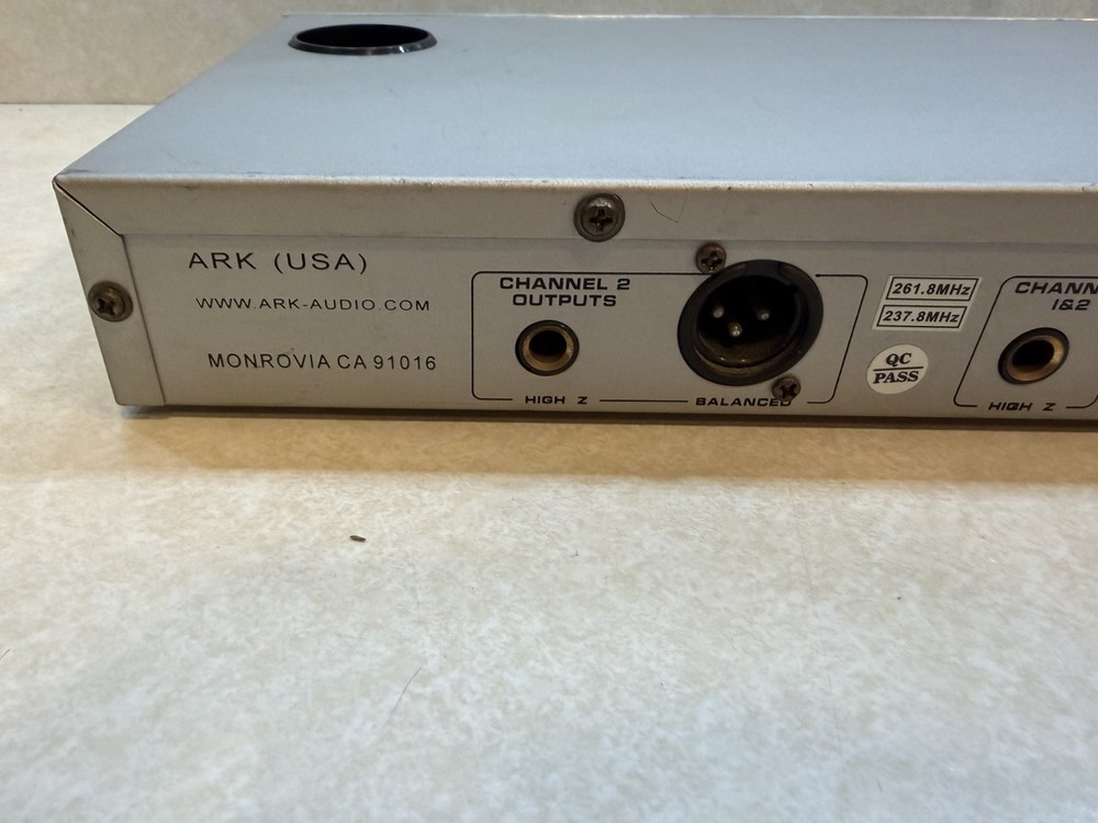 ARK WRT-4288c Dual Channel VHF Wireless Microphone System