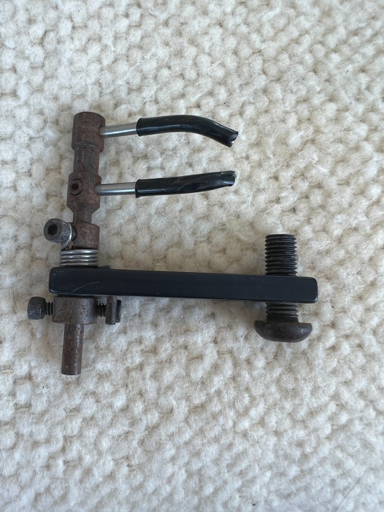 Dual Prong Spring Flipper Rest