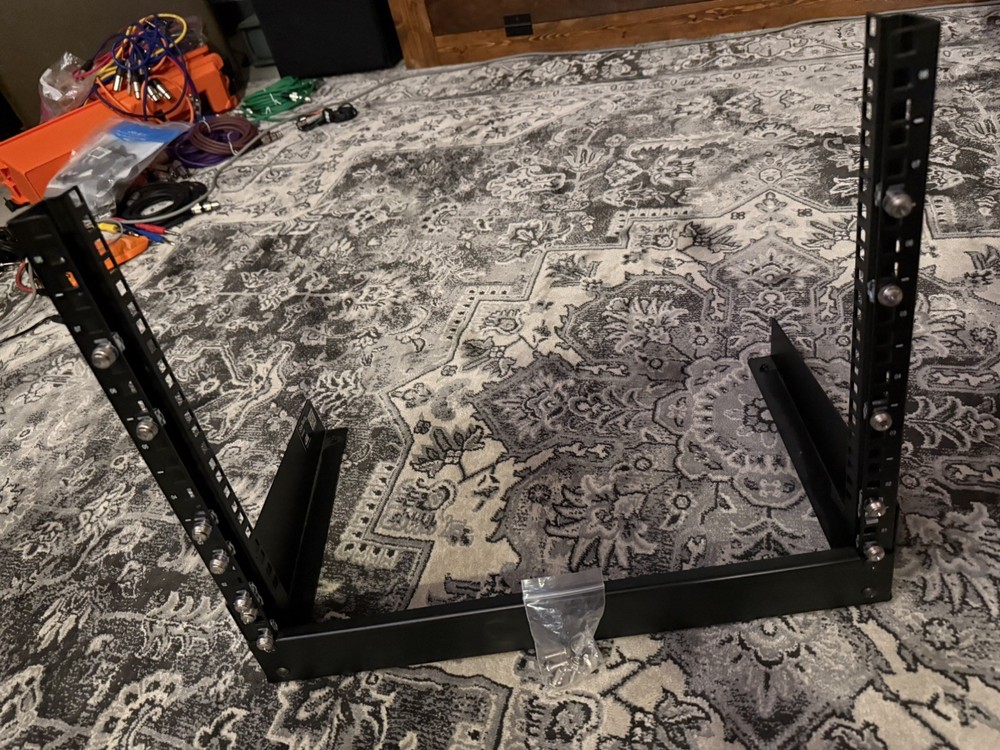 StarTech RK8OD 8U Desktop Rack 2-Post Open Frame 19in network audio