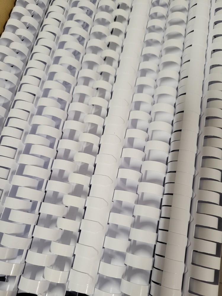GBC CombBind Plastic Presentation Document Binding Spines - 5/8" WHITE - 100 Pcs