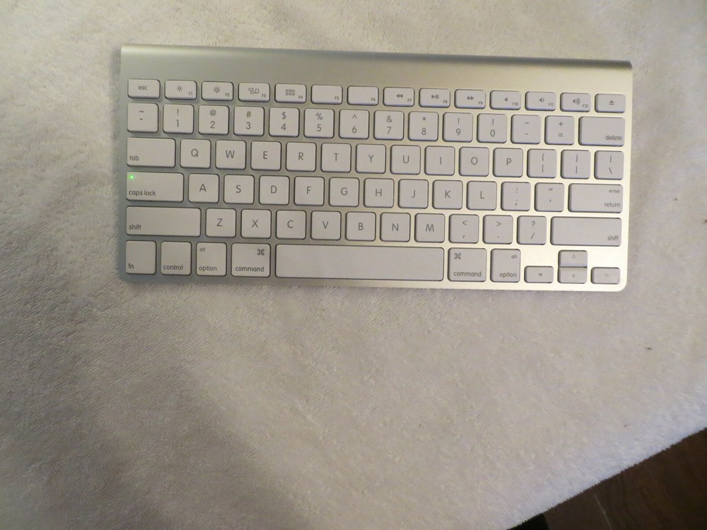 APPLE A1314 WIRELESS BLUETOOTH KEYBOARD-US ENGLISH