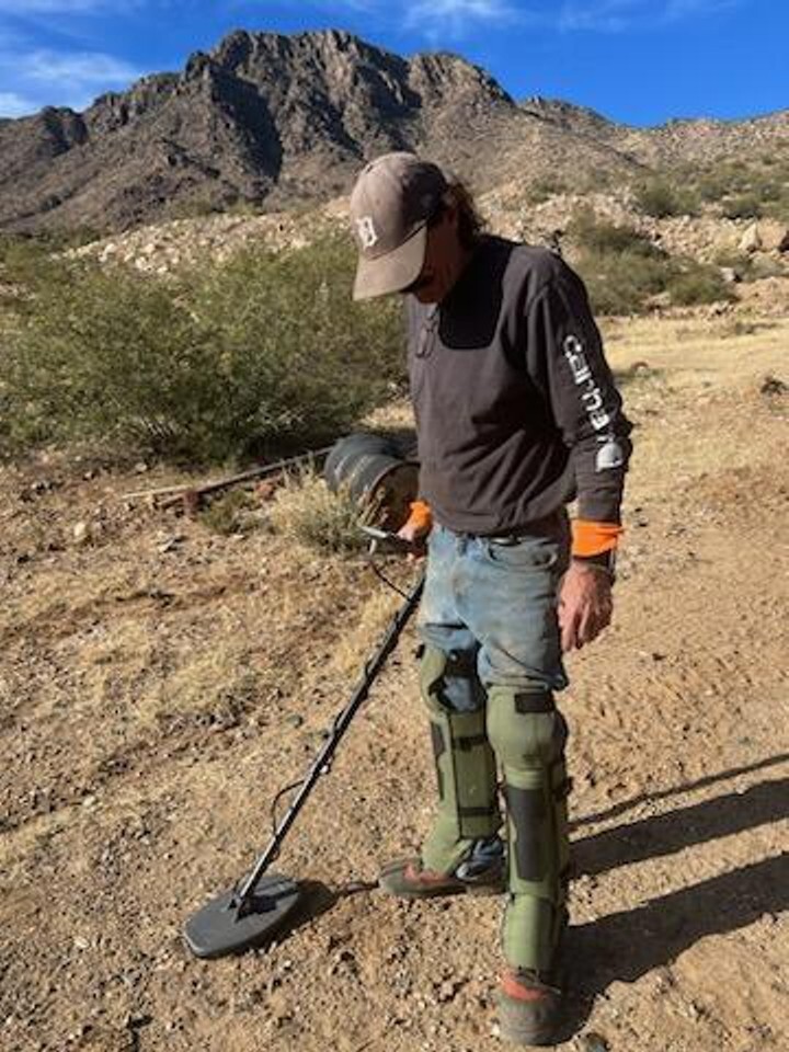 Nugget Stalker® for Metal Detector Leg Gaiter Protection w/ built in Knee Pads