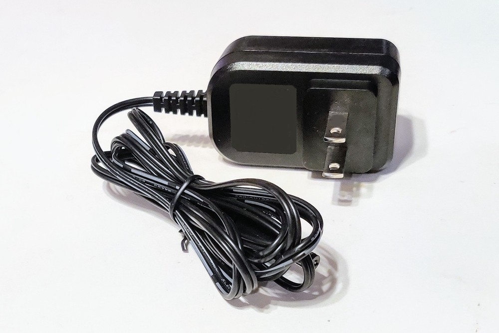 1 x AA Battery Replacement Eliminator Kit for Electronic Devices