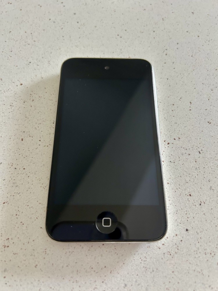 Apple iPod Touch 8GB For Parts / Not Working