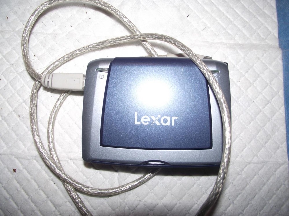 LEXAR MEDIA USB 2.0 MULTI CARD READER RW022, WITH USB CORD