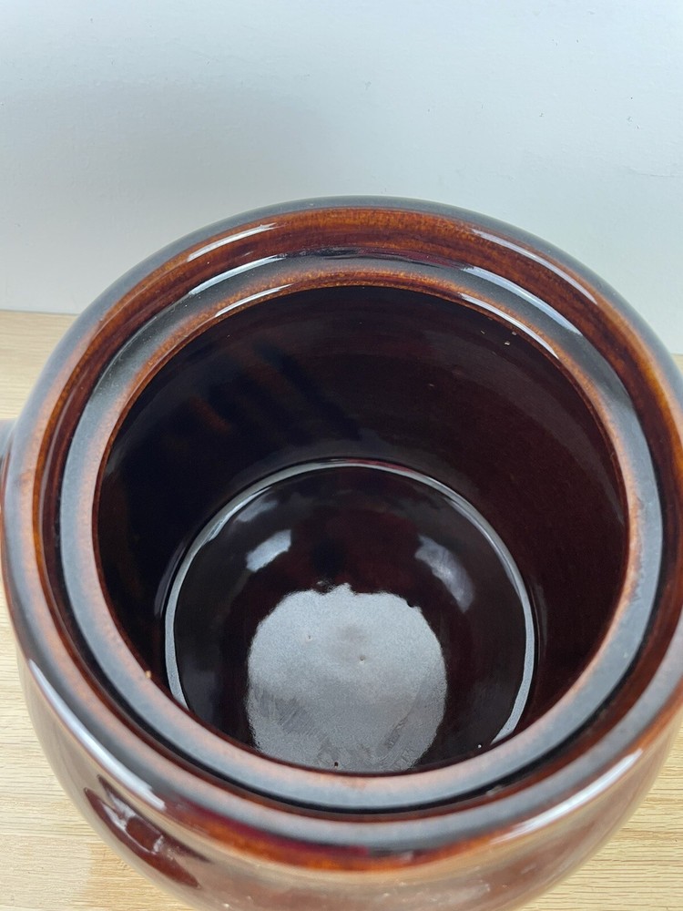 Pottery 2-Handled Crock Jar Bean Pot with lid