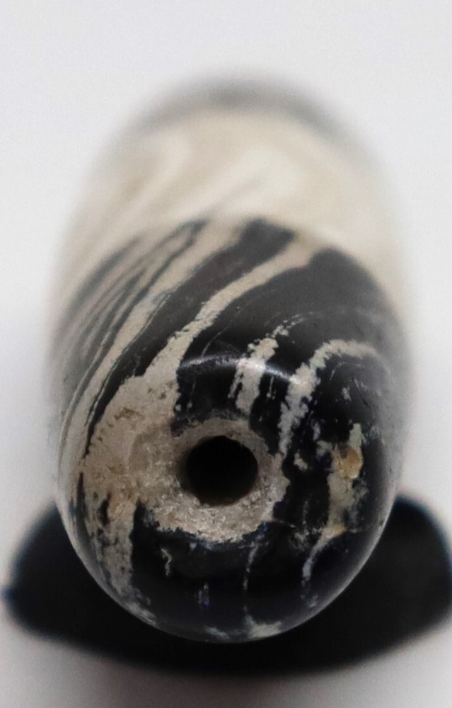 Ancient Old Himalayan dzi Agate Bead Black and White