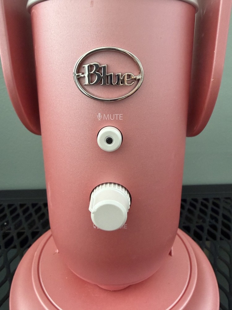 Logitech Creators Blue Yeti USB Microphone - Dawn Pink