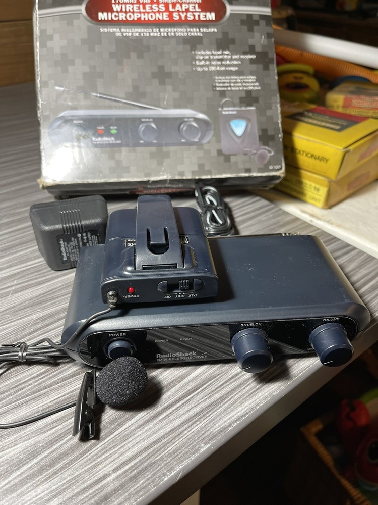 Wireless Lapel Microphone System 171.905 MHZ RadioShack