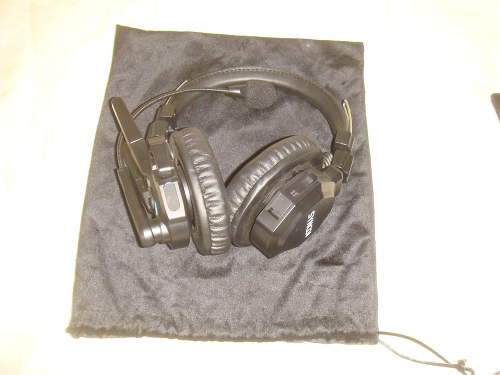 2 QTY SYNCO XTALK SMAX2 FULL-DUPLEX WIRELESS INTERCOM HEADSETS