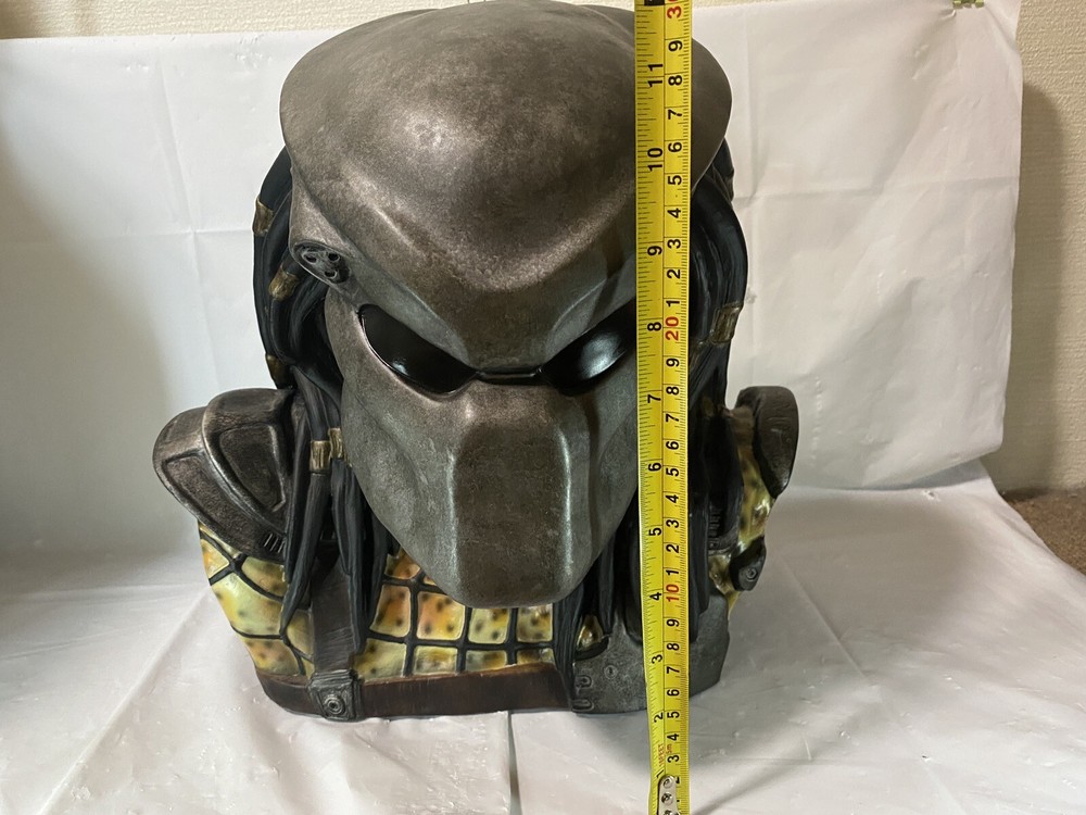 Predator Limited Predator Head Figure & Case Japan