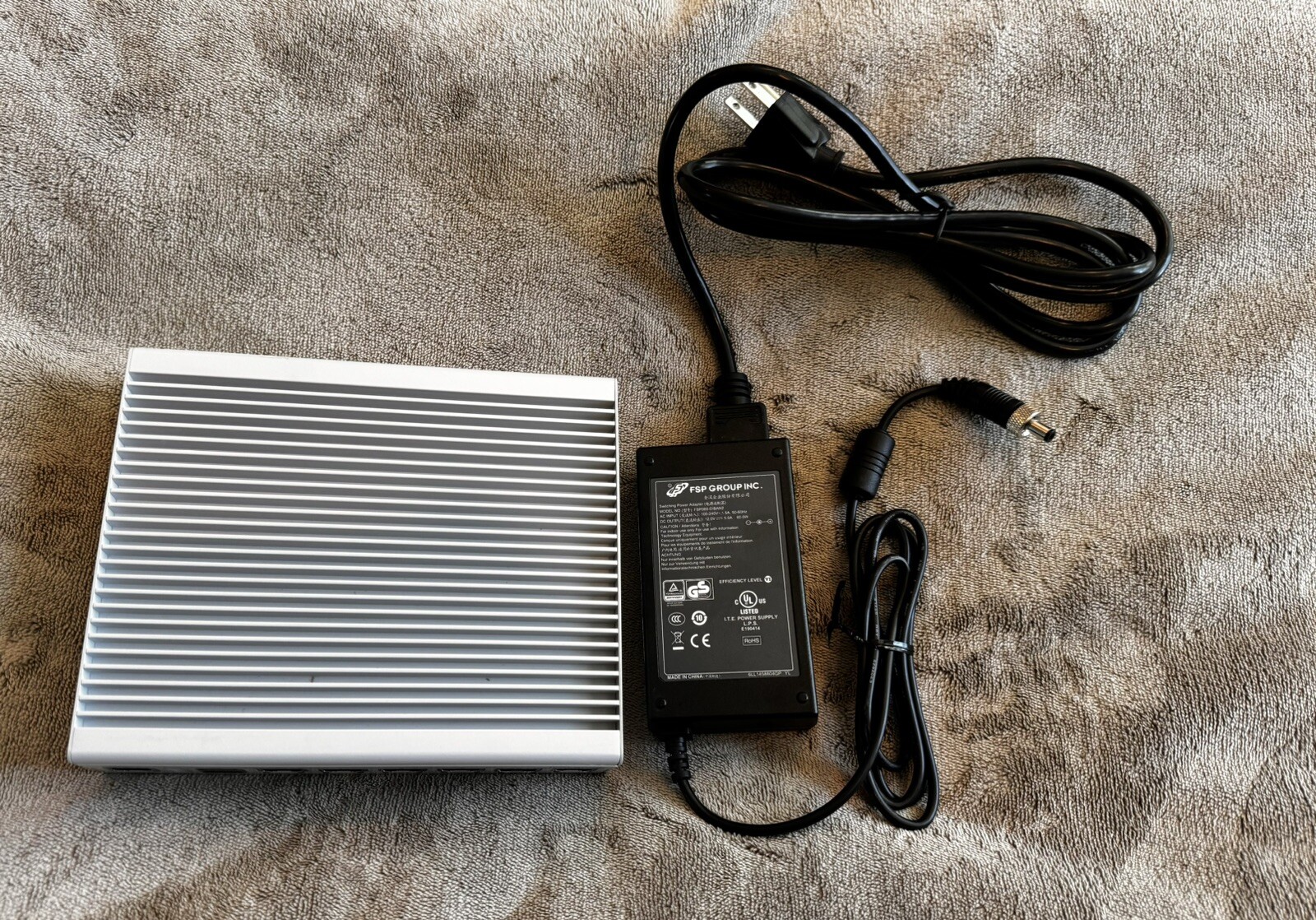 Cloudgenix PaloAlto ION 2000 Network Appliance Platform WITH POWER CORD