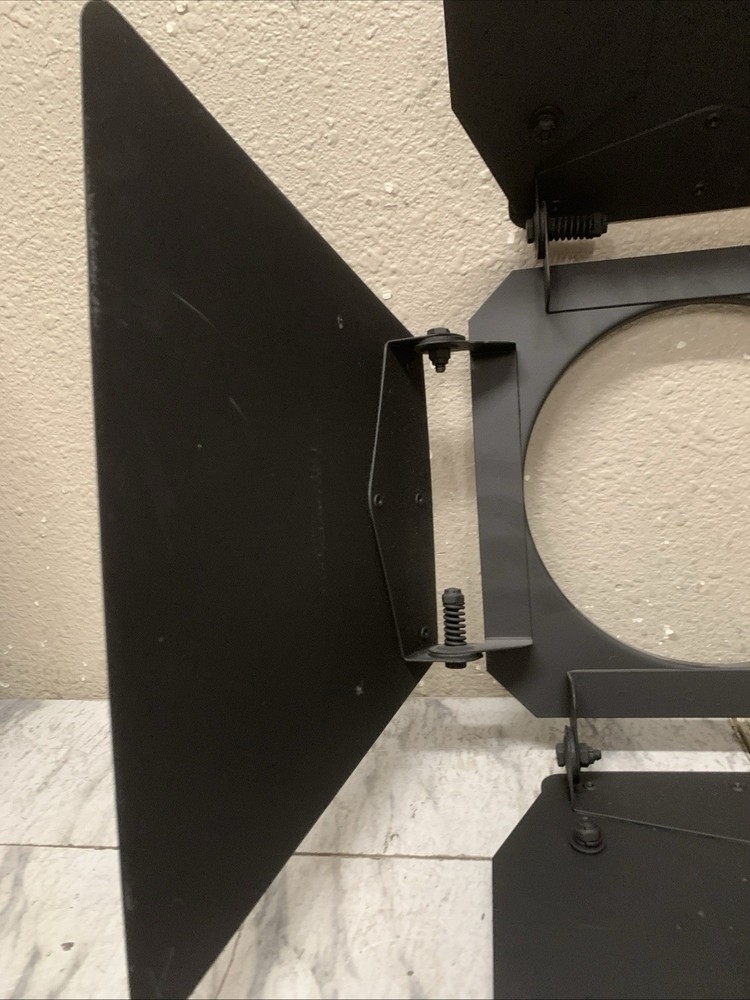 Mole Richardson Barn Door Light Shield