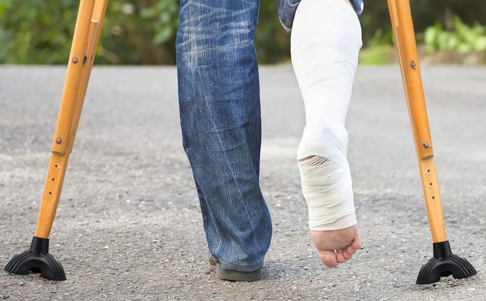 Rubber Quad Cane Tip - Stabilizing Self-Standing Foot Pad for Walking Canes