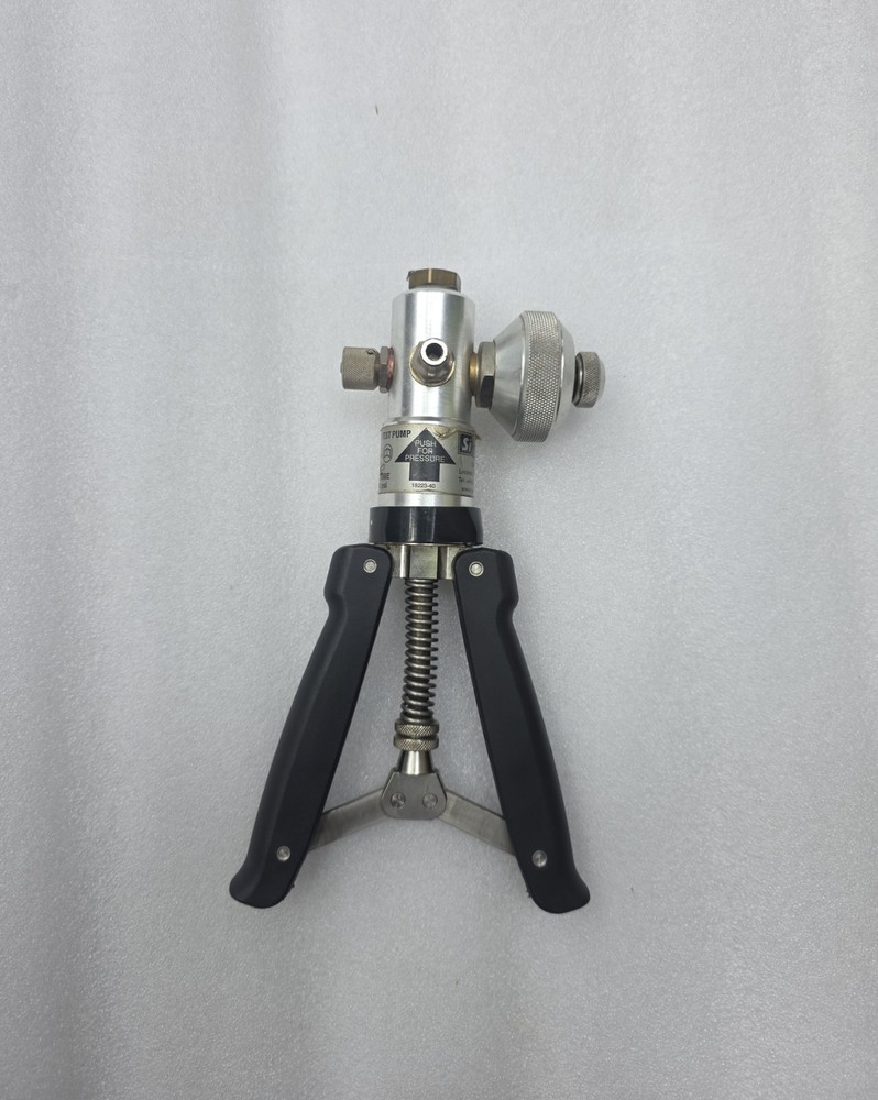 Si Instruments TP1-40 Hand Held Test Pump Pressure Calibrator