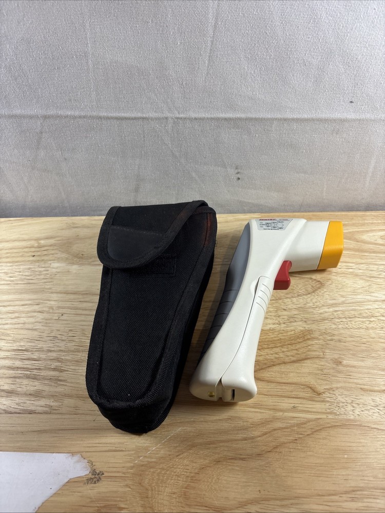 SENTRY ST-656 Non-Contact Infrared Temperature Measuring Instruments Untested
