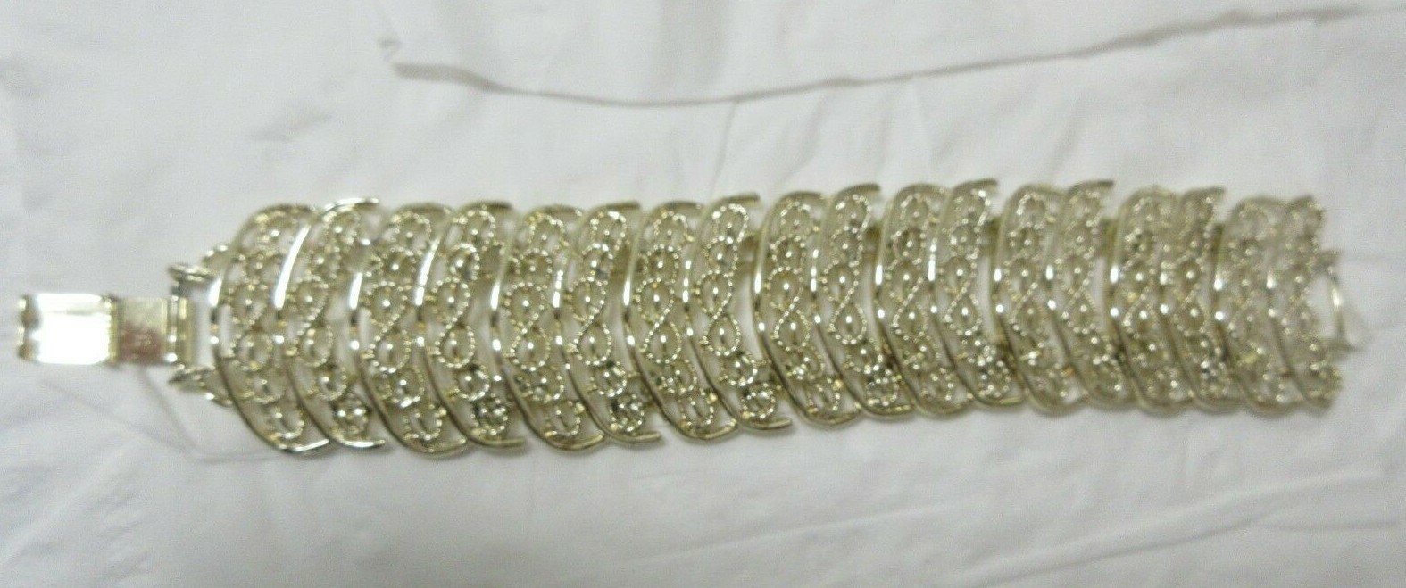 Vintage Wide Open Work Gold Tone Link Bracelet 7 1/2"