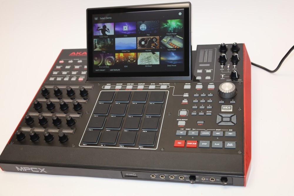Akai Professional MPC-X Standalone Sampler and Sequencer