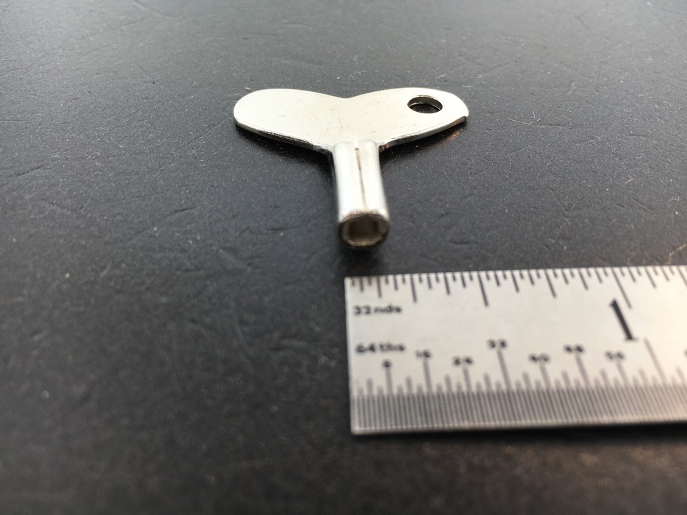 Novelty Clock Key Pendulette