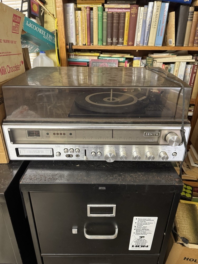 Zenith Turntable Stereo W/8 Track