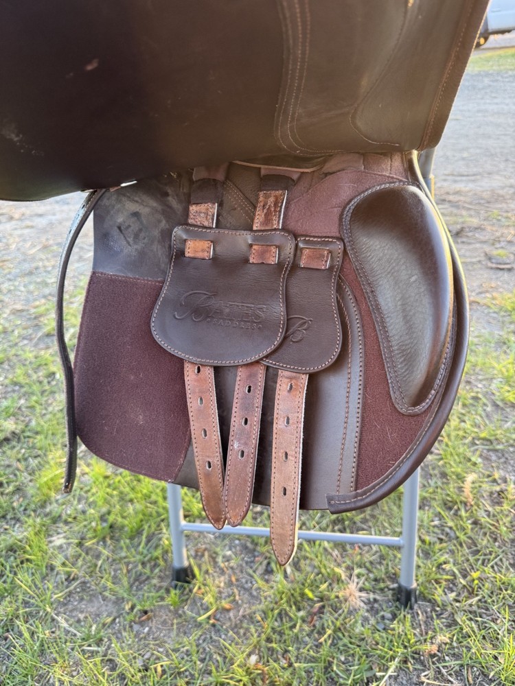 18" Bates All Purpose Saddle With Easy Change Fit Solution & CAIR System