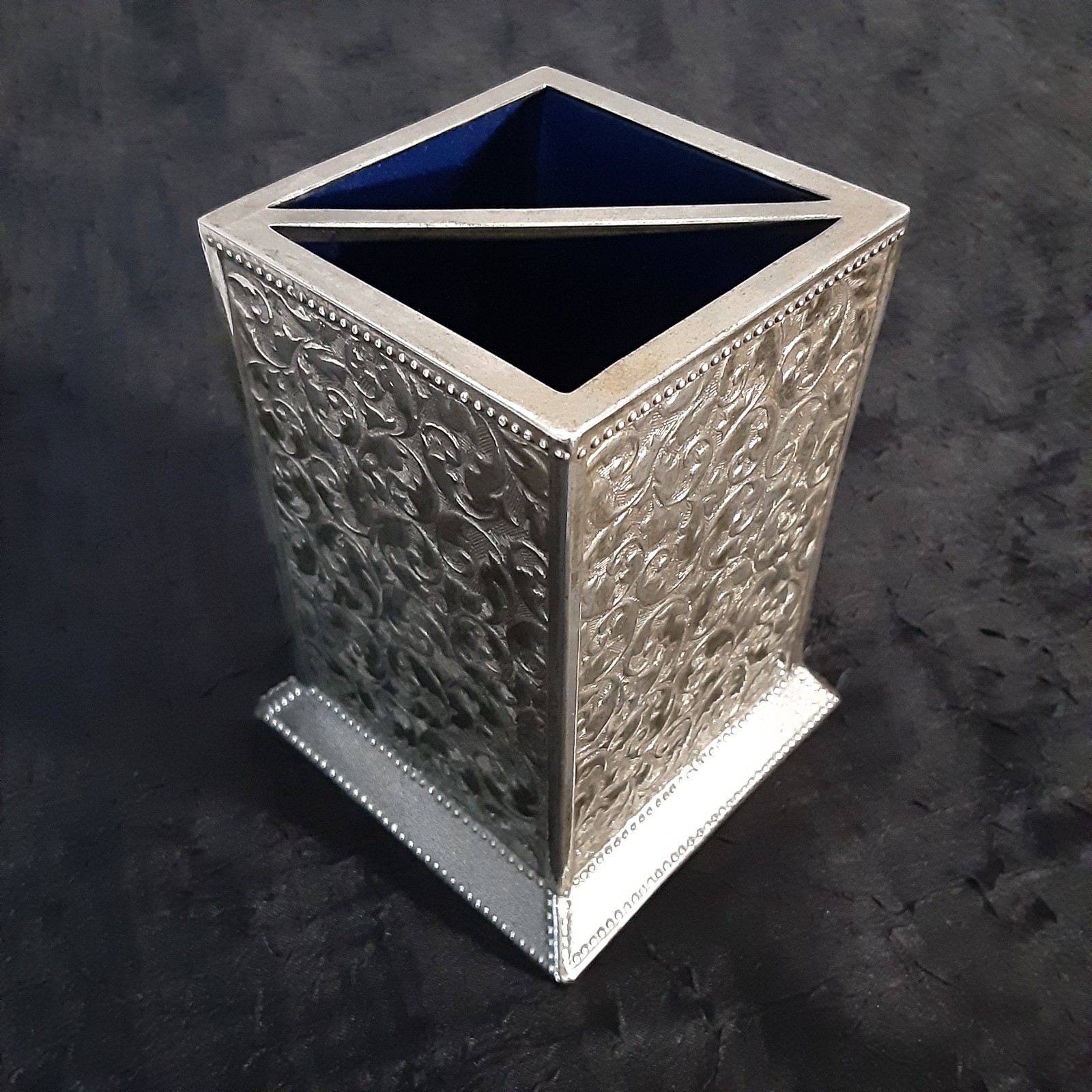 VTG Silver Plate Embossed Pen Pencil Stand Holder Square International Silver 4"