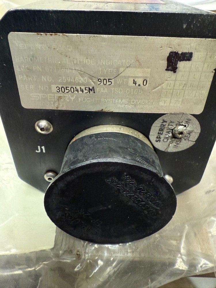 SPERRY RAND Barometric Altitude Indicator 2594620-905 UNTESTED READ