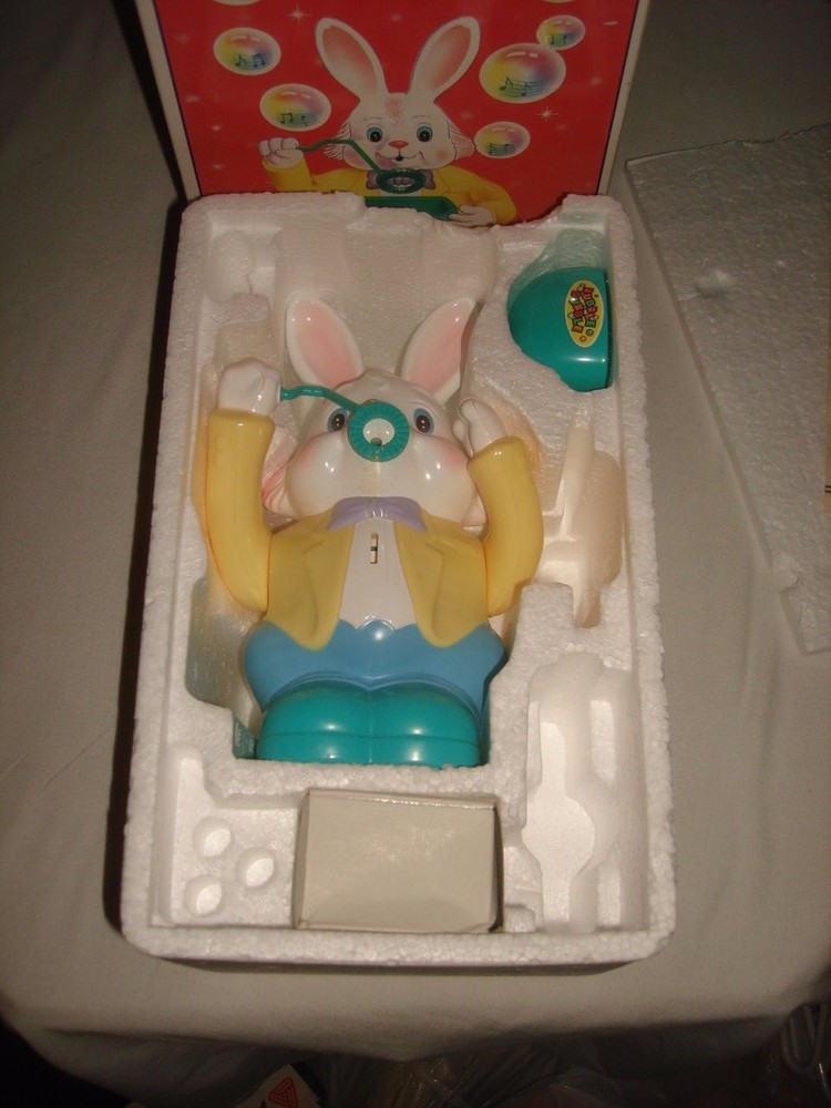 1995 MUSICAL BUBBLE BLOWING RABBIT W/BOX & A.C. ADAPTER MINT