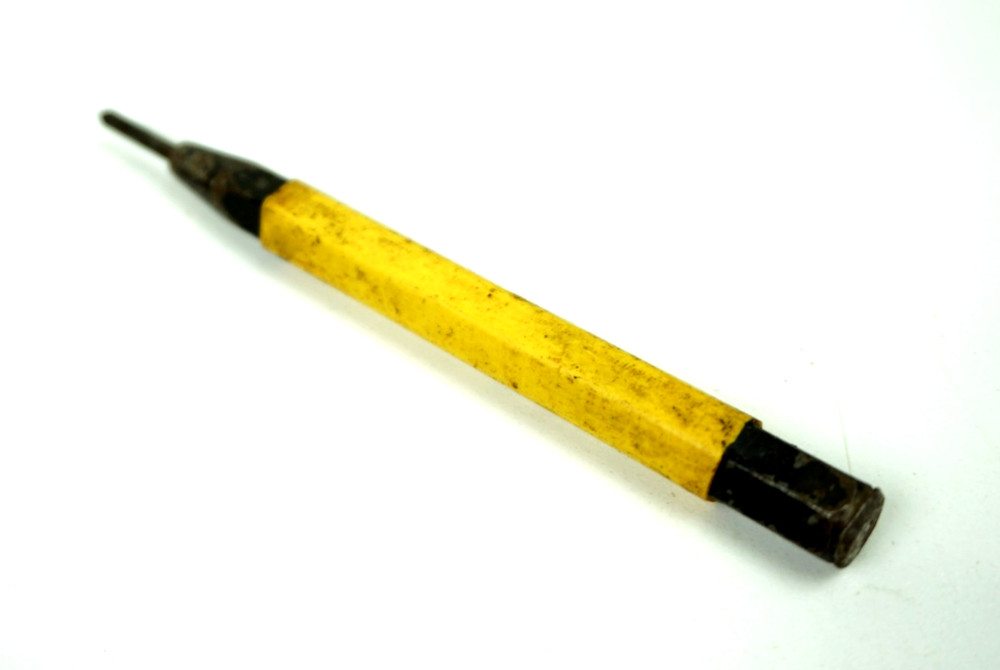 Stanley Starter Punch Yellow Soft Grip 796P