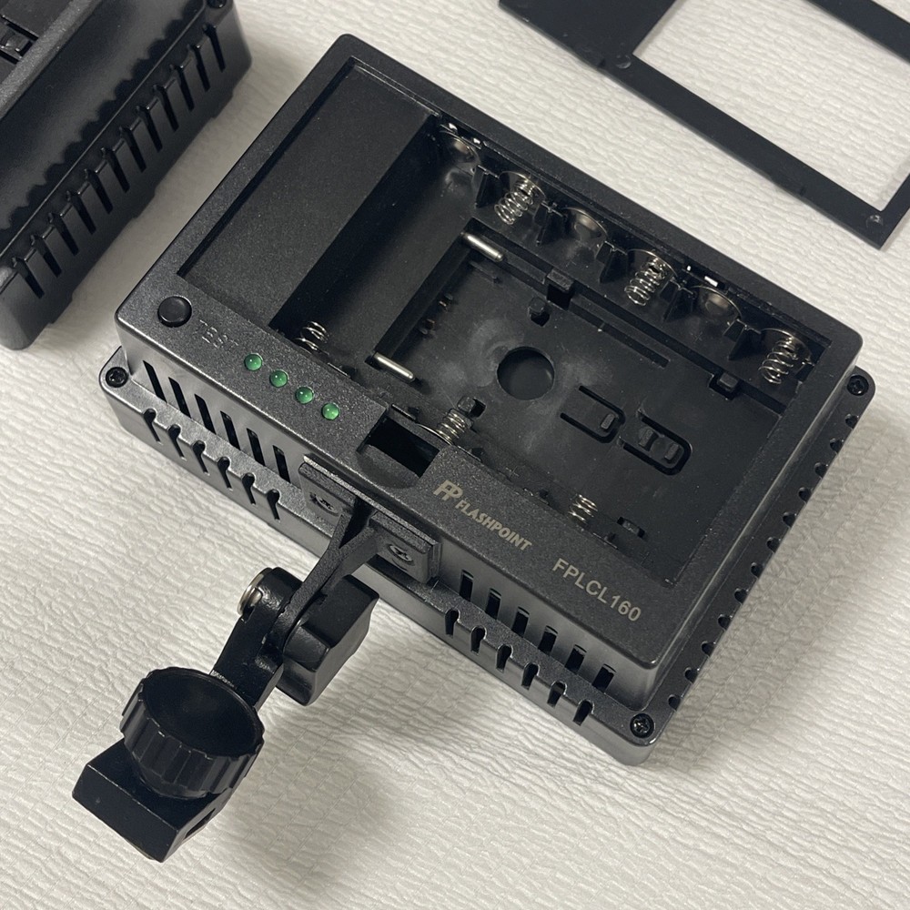 Flashpoint 160 LED on Camera Light (Includes Everything In Photos)